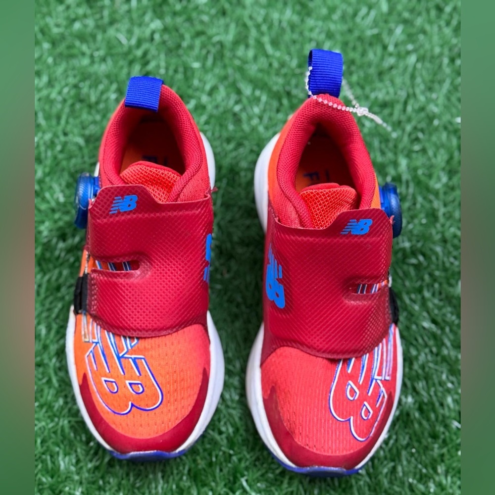 New Balance Kids Sneakers with Velcro Strap Size 11‎